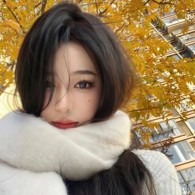 背后的她，眼前的我